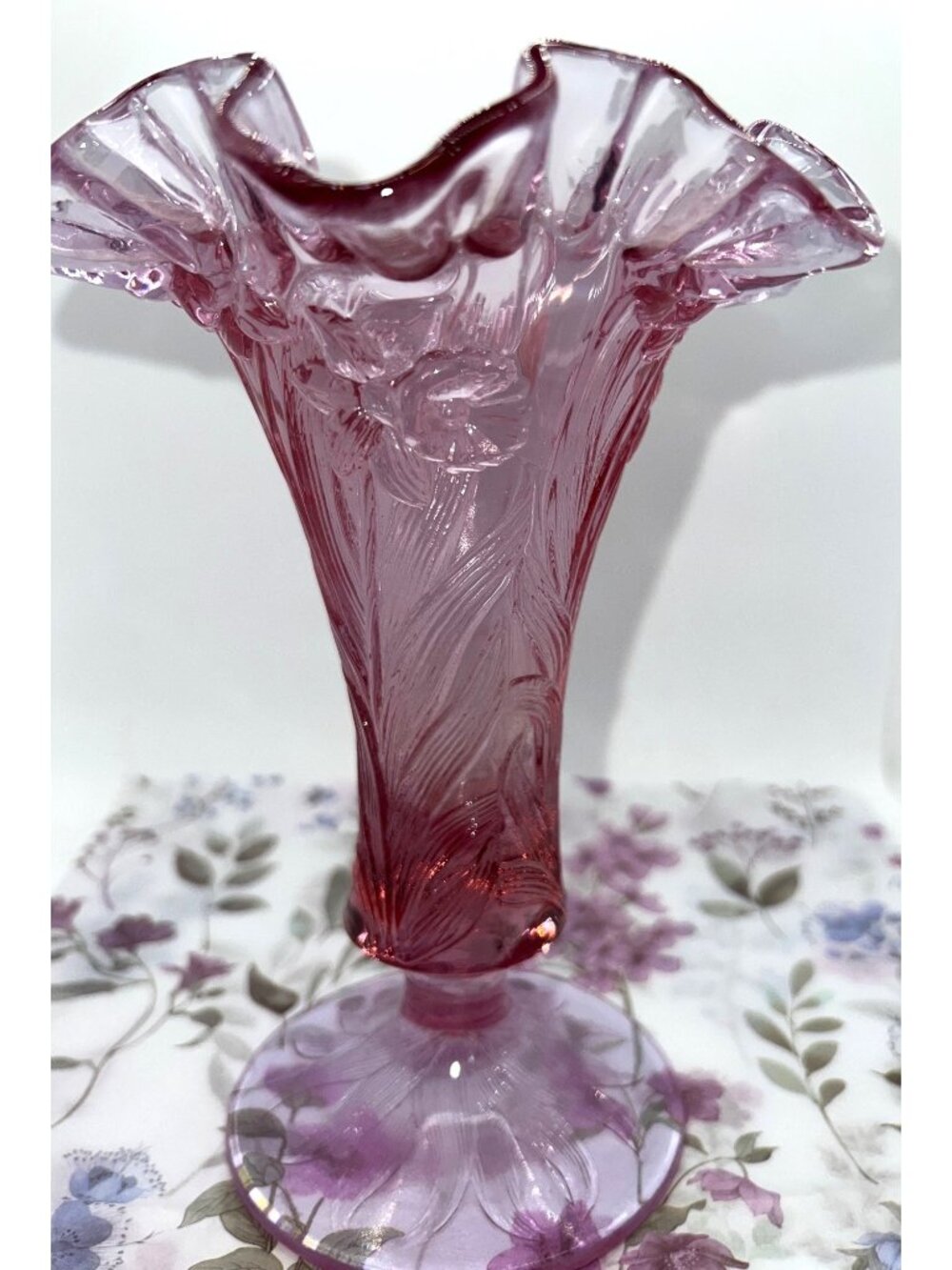 Fenton Dusty Rose Art Glass Bud Vase Ruffled Edge & Floral Design 5.5 in